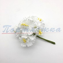 Цветок TRK-3017 25мм (желтые тычинки), 1 шт. Турция